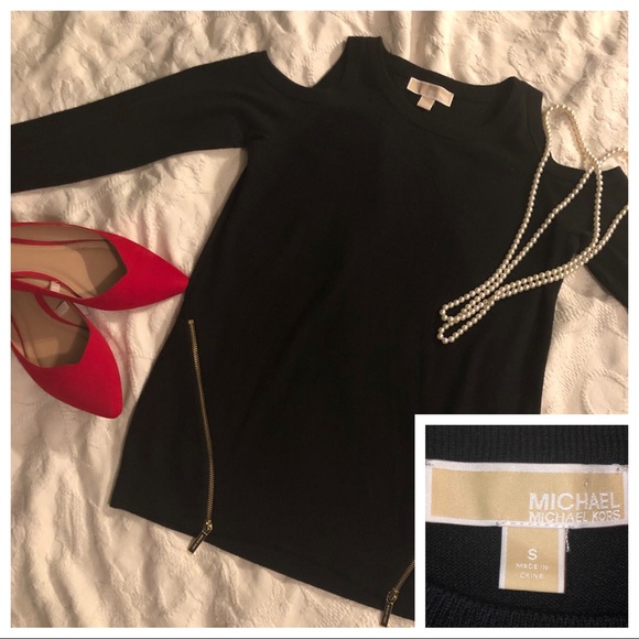 MICHAEL Michael Kors Sweaters - 🌟SALE🌟MICHAEL KORS black cold shoulder sweater